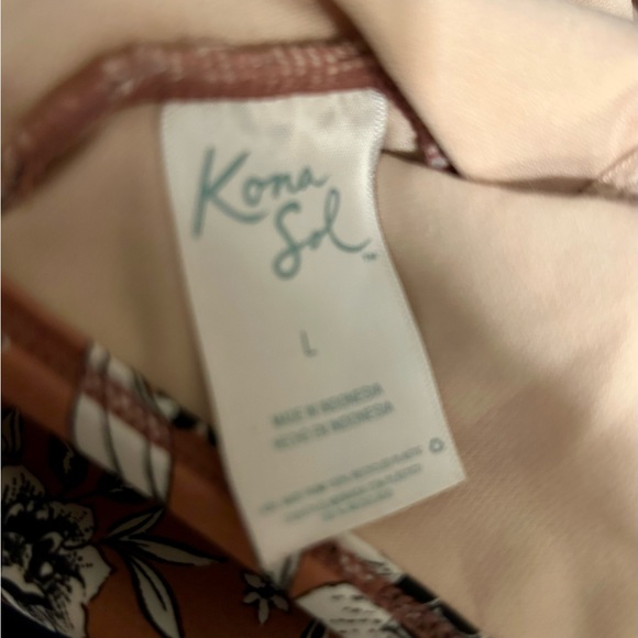 Kona Sol women’s one piece swimsuit from Amazon in size Large. Great condition - Picture 5 of 5